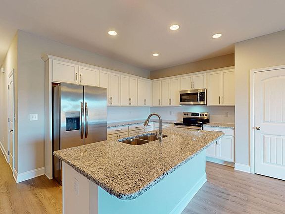 4th image of 226 Cline Way Unit 132, 1809 Live Oak