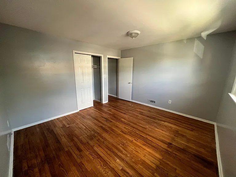 18 Roosevelt Dr — Photo 4