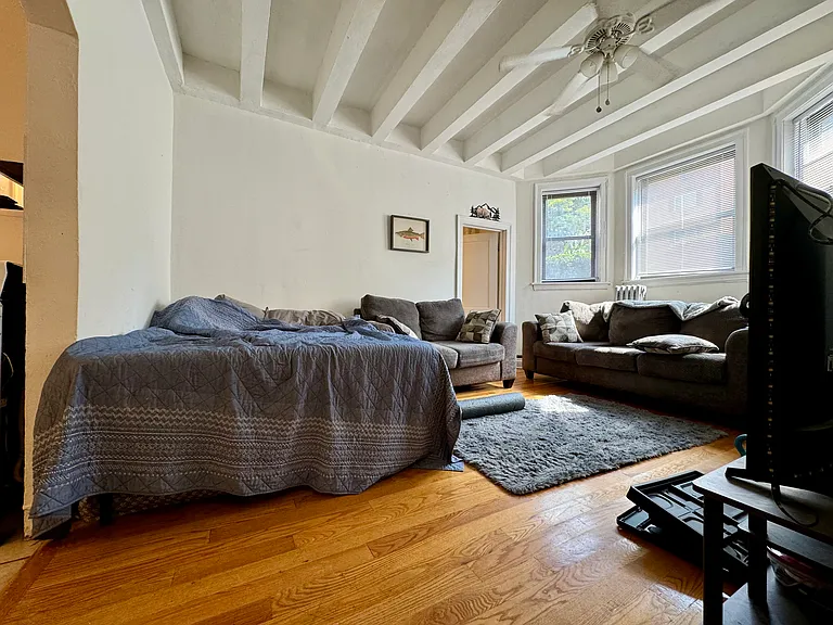 3812 N Pine Grove Ave — Photo 15
