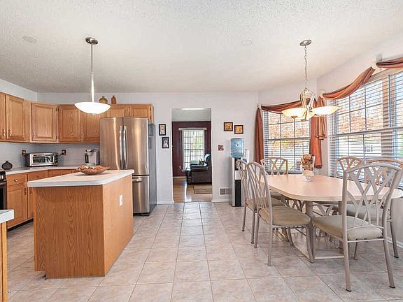 4th image of 207 Brittany Ln