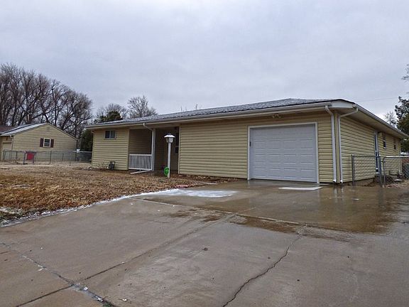 2nd image of 541 W Sunrise Dr