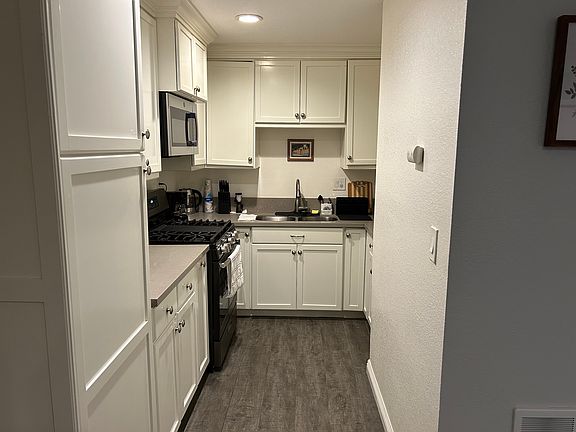 3rd image of 2020 W 23rd St APT 18