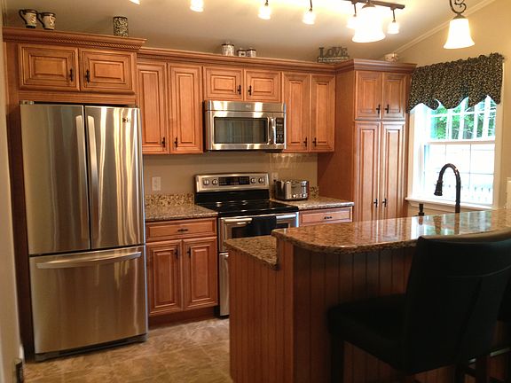 2nd image of 11 Pepperbush Pl