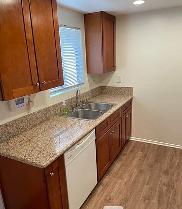 3rd image of 1520 E Coulston St #38