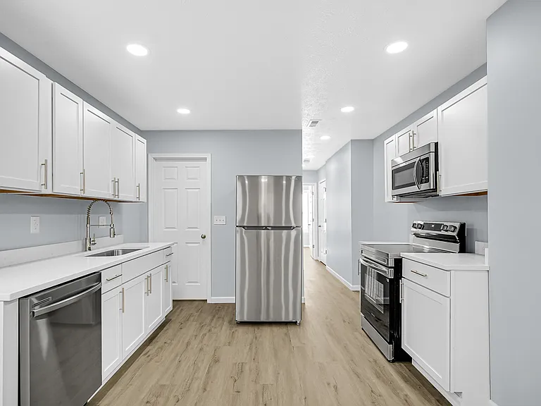 263 S Dearborn St — Photo 3