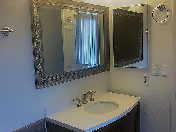 4th image of 2229 W Potter Dr