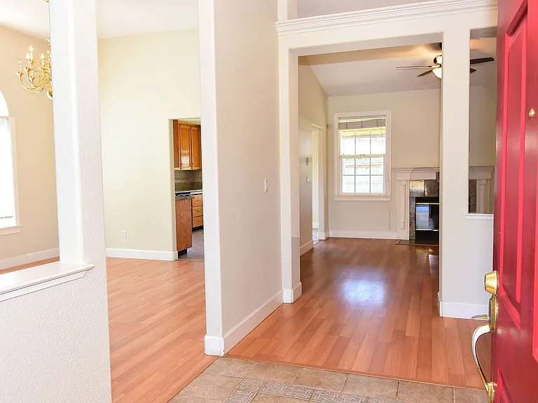 485 Deer Creek Dr — Photo 2