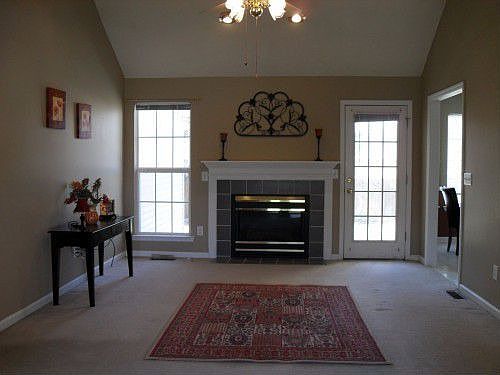 3rd image of 523 Breslin Ave