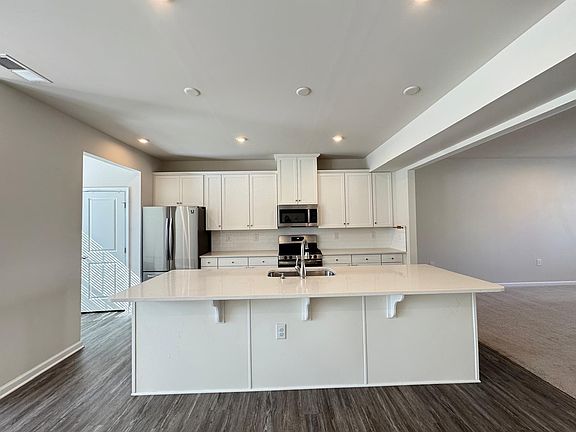 3rd image of 1315 Channing Park Cir