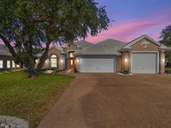 15 Saint Andrews Pl, Rockport, TX 78382