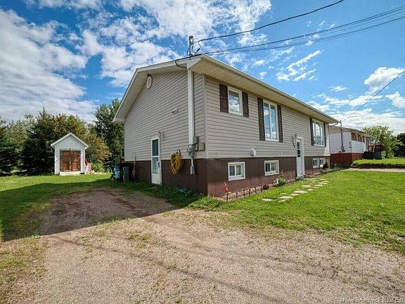 3rd image of 838 Helen St