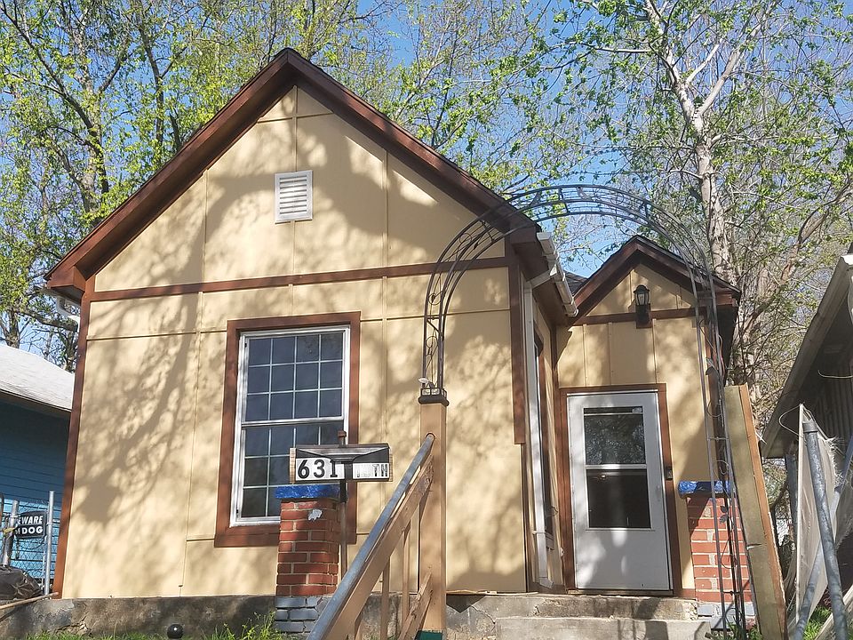1st image of 631 S 10th St
