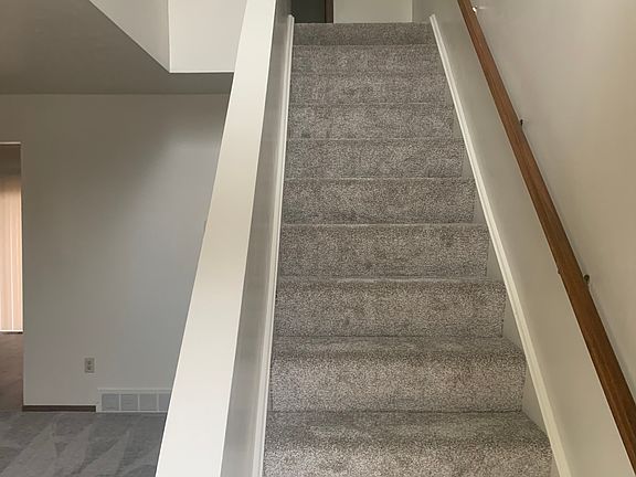 4th image of 963 N Huntington St #3