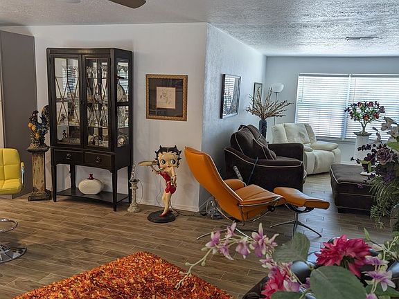 4th image of 3804 Sierra Madre Dr NE