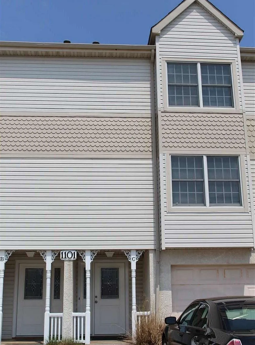 3 bed, 3.0 bath, $3,000 — Photo 1