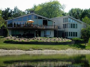 134 S Hills Dr, Tower Lakes, IL 60010
