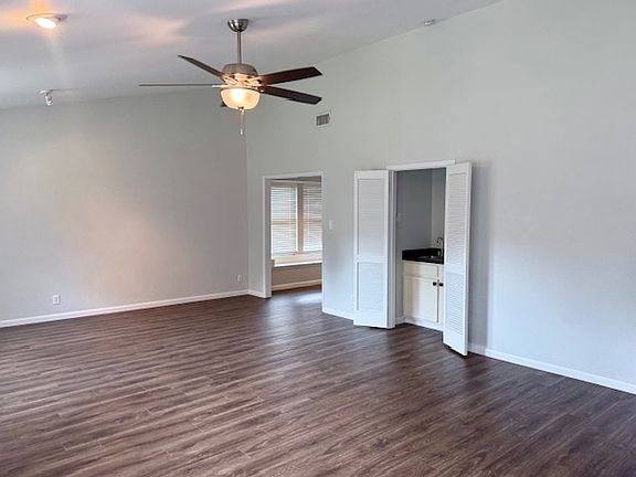 Wet bar area