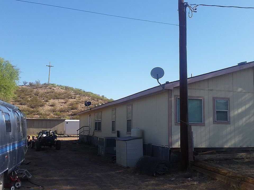 2nd image of 102 Davis Ln