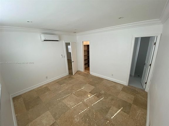 5th image of 905 SE 2nd Ct APT Rw