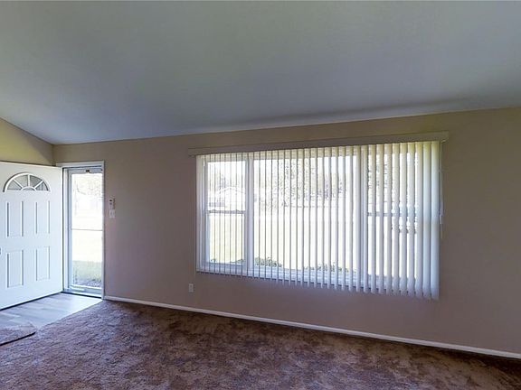 5th image of 2535 Bainbridge Ave
