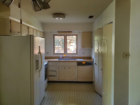 5th image of 607 Carroll Pkwy #104