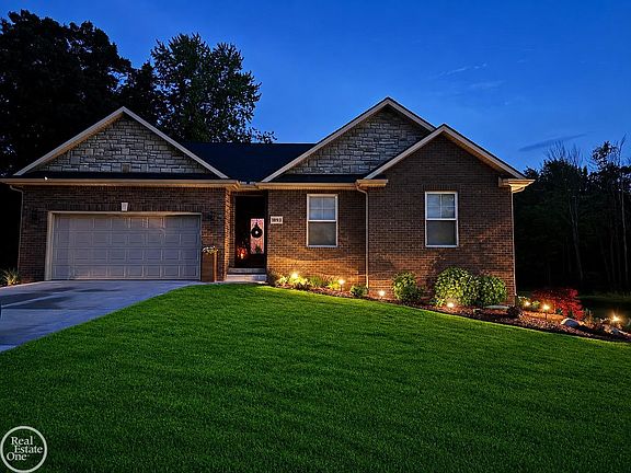 2nd image of 1893 Suncrest Dr