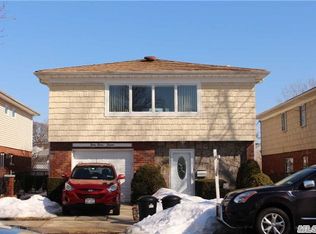 4715 167th St, Flushing, NY 11358