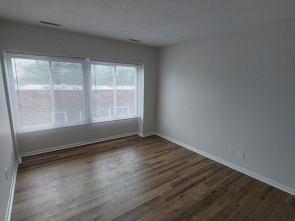 3rd image of 211 N Portage Path #301