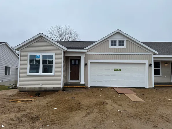 1571 N Village Cir, Kalamazoo, MI 49009