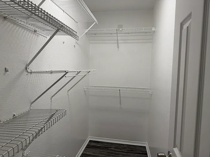 817 Live Oak Dr — Photo 12