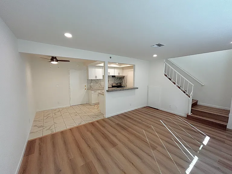 915 Carob Way #2 — Photo 1