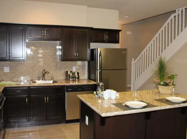 700 Bush Ave #117, Clovis, CA 93612