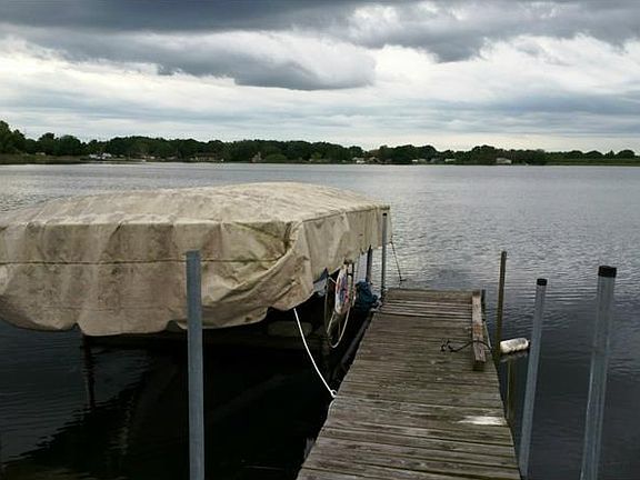 3rd image of 590 Sellars Dr