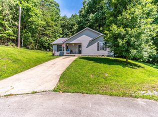 25 Vada Dr, Irvine, KY 40336