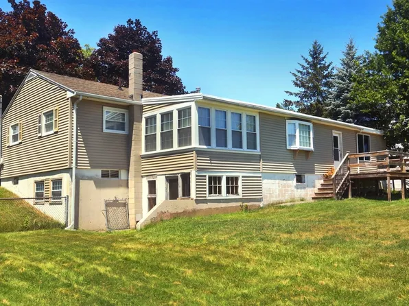 33 Johnson St, Newburyport, MA 01950
