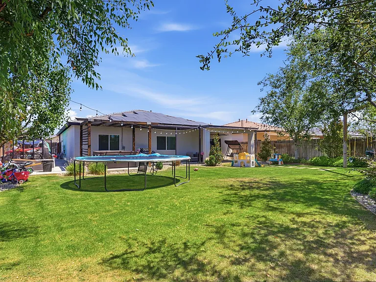 12529 Maclure Dr — Photo 25