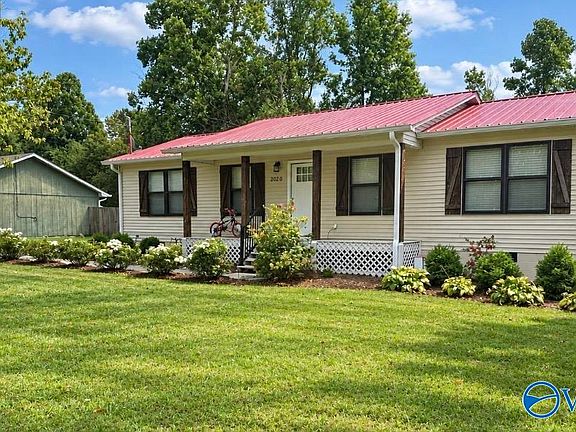 2nd image of 2020 Ridge Crest Dr