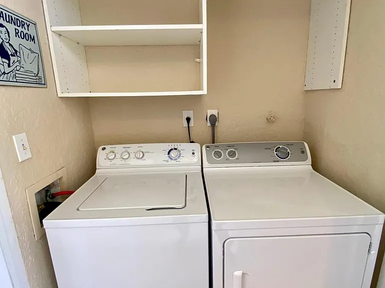 2851 N Oakland Forest Dr #108 — Photo 3