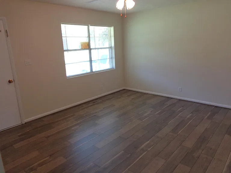 217 Patricia Rd — Photo 4