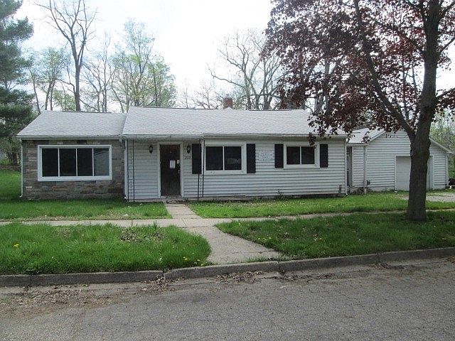 1st image of 230 Diana St