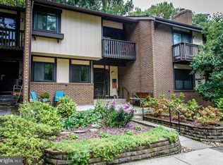 2111 Glencourse Ln, Reston, VA 20191