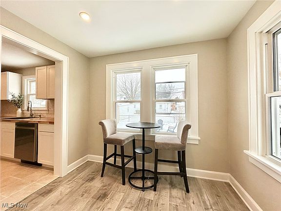 5th image of 21100 S Lake Shore Blvd