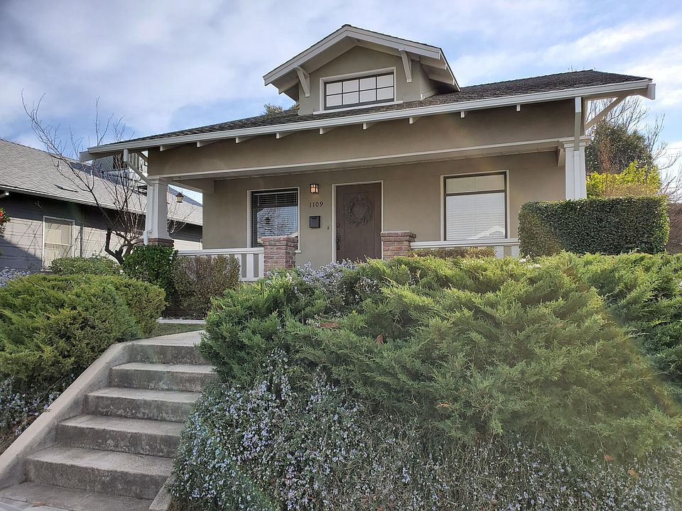 2 Bedroom with Bonus Office Room