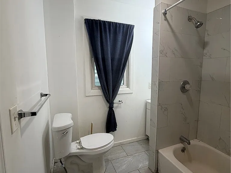1533 La Salle Ave #LOWER — Photo 11