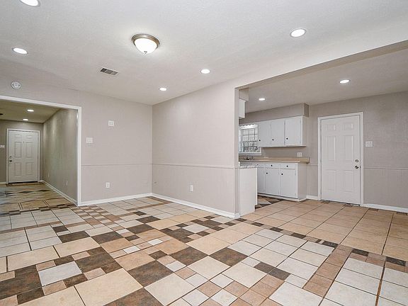 4th image of 515 Westside Ct