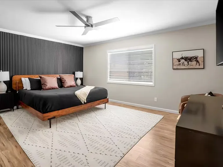 7520 S Forest Ave — Photo 13
