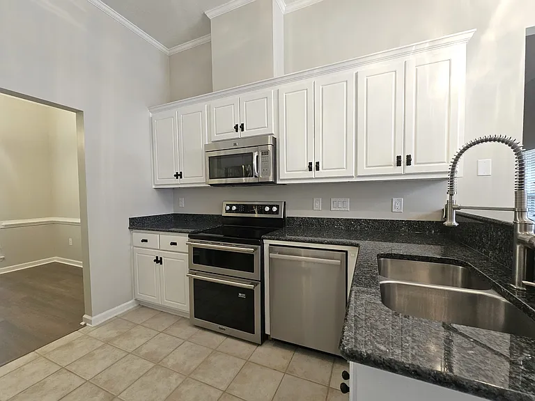 309 Burgamy Way — Photo 7