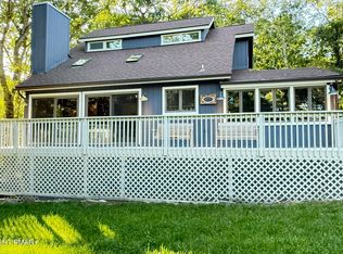 2120 Apley Dr, Bushkill, PA 18324