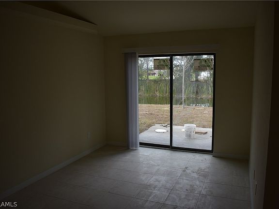5th image of 842 SW 39th Terrace Cpe