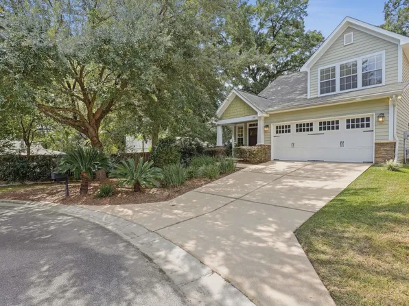 1480 Harbor Club Dr, Tallahassee, FL 32308